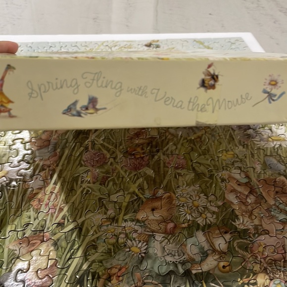 Flower field with springtime animals 500 piece puzzle, Springbok by Hallmark - Picture 9 of 9